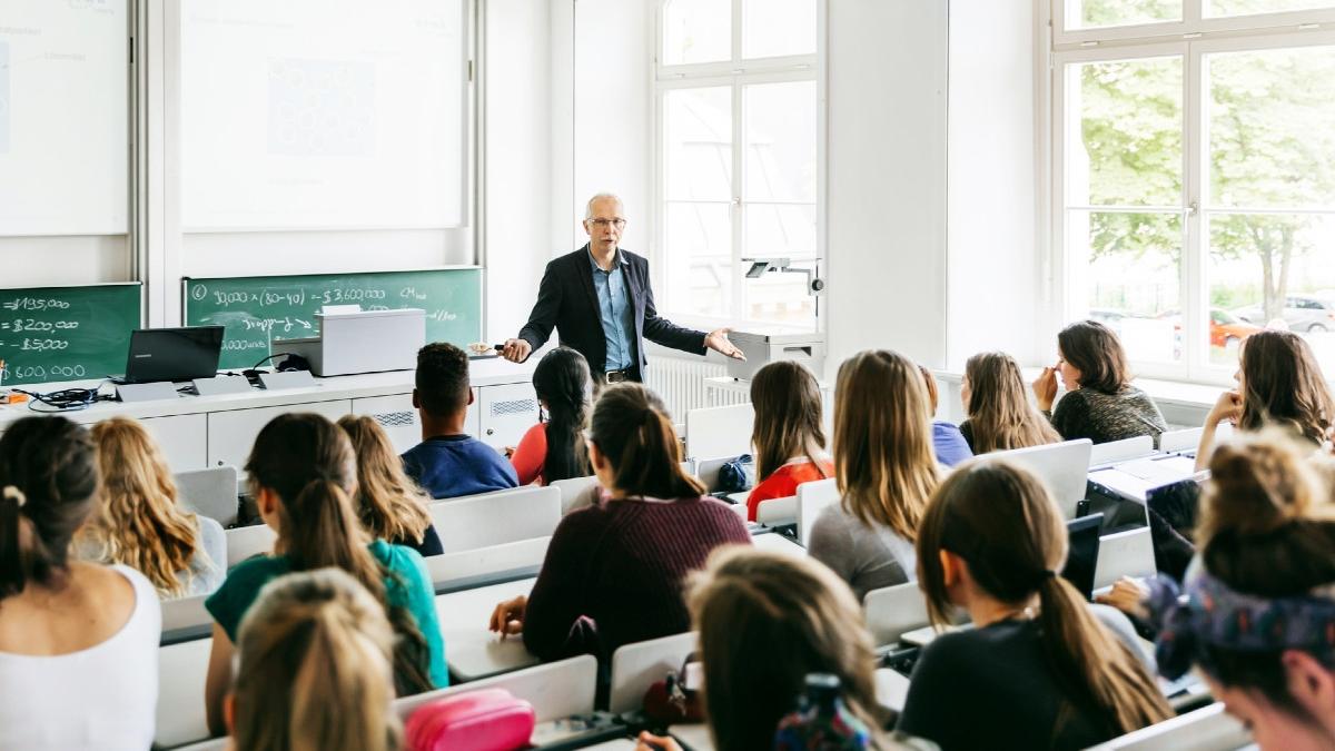 Viața fără reguli: Libertate sau Haos?